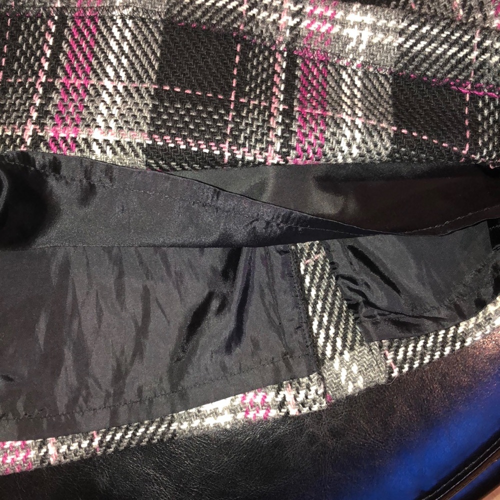 3/$25 Kate Hill Skirt - Picture 4 of 5